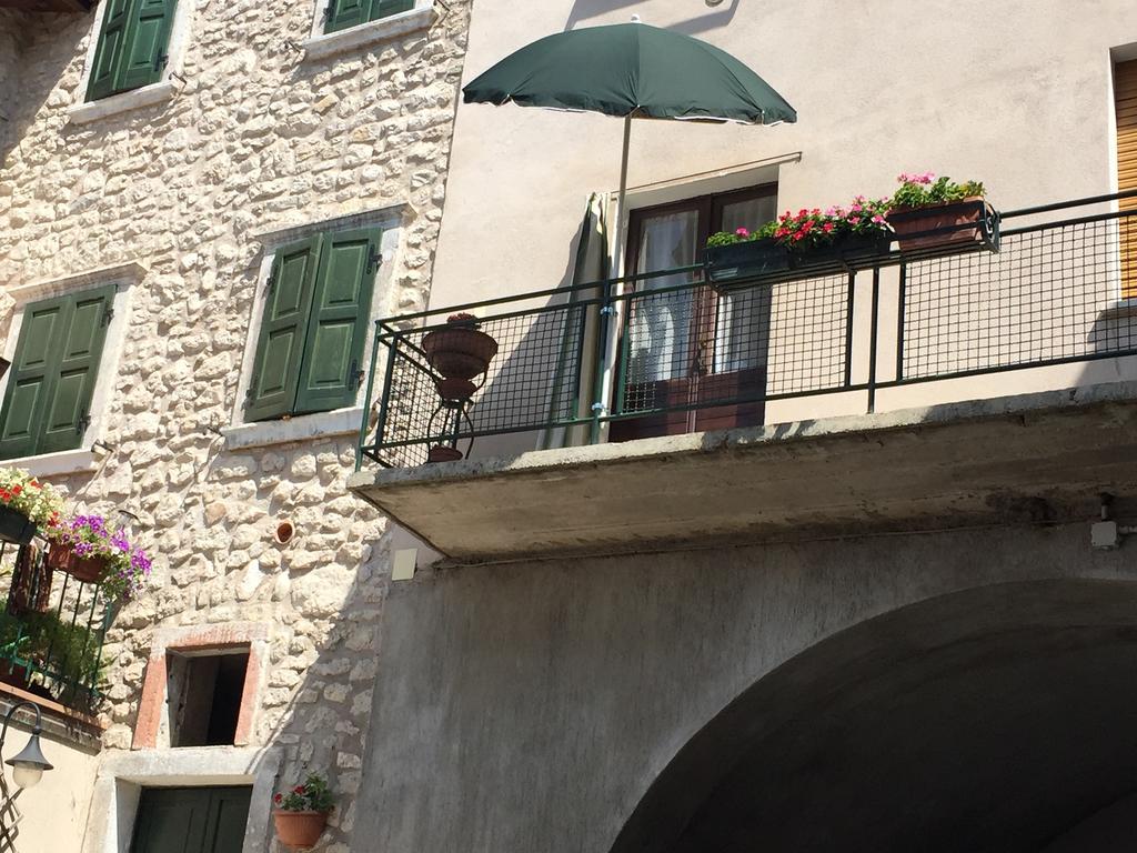 布雷佐内加尔达Casa Valentina公寓 外观 照片